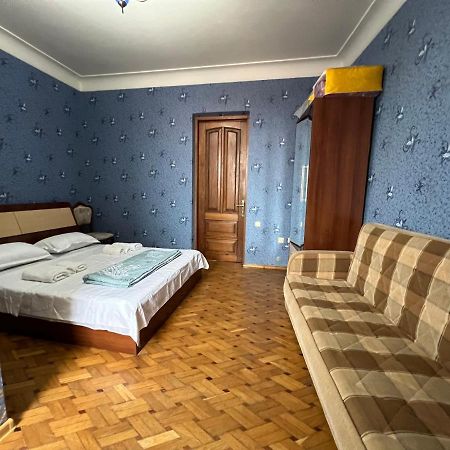 Twins Guest House Batoumi Extérieur photo