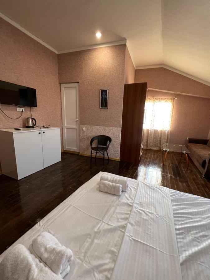 Twins Guest House Batoumi Extérieur photo