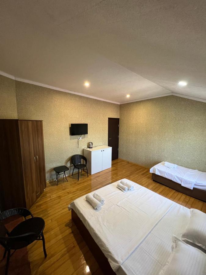 Twins Guest House Batoumi Extérieur photo