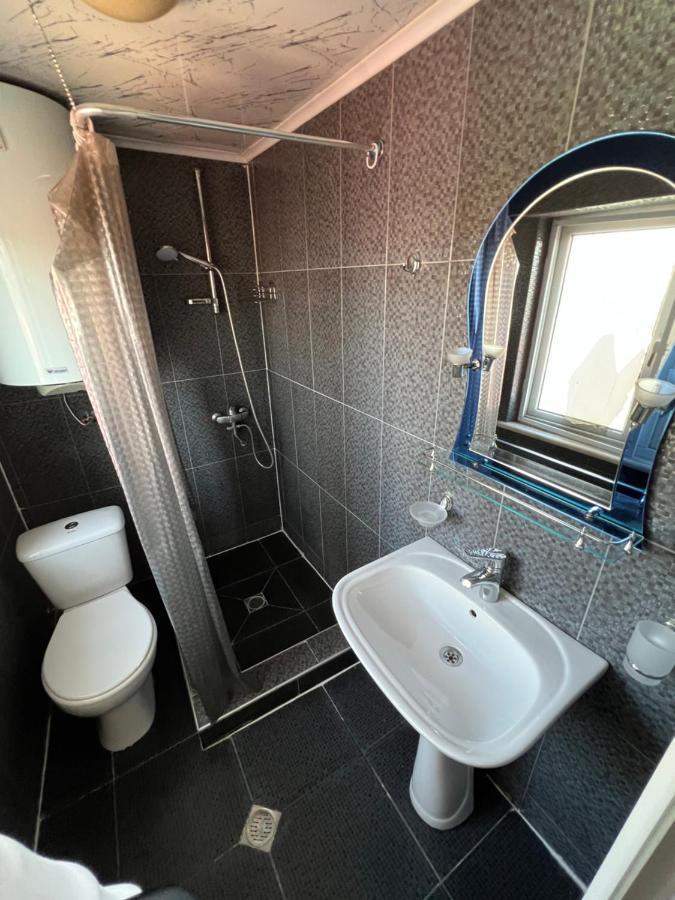 Twins Guest House Batoumi Extérieur photo