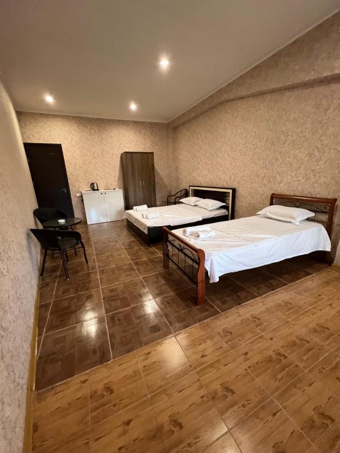 Twins Guest House Batoumi Extérieur photo
