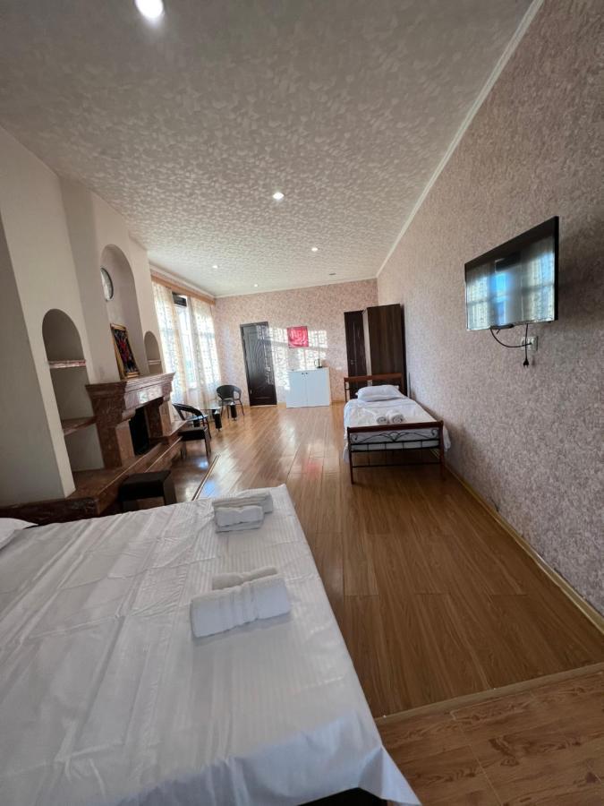 Twins Guest House Batoumi Extérieur photo