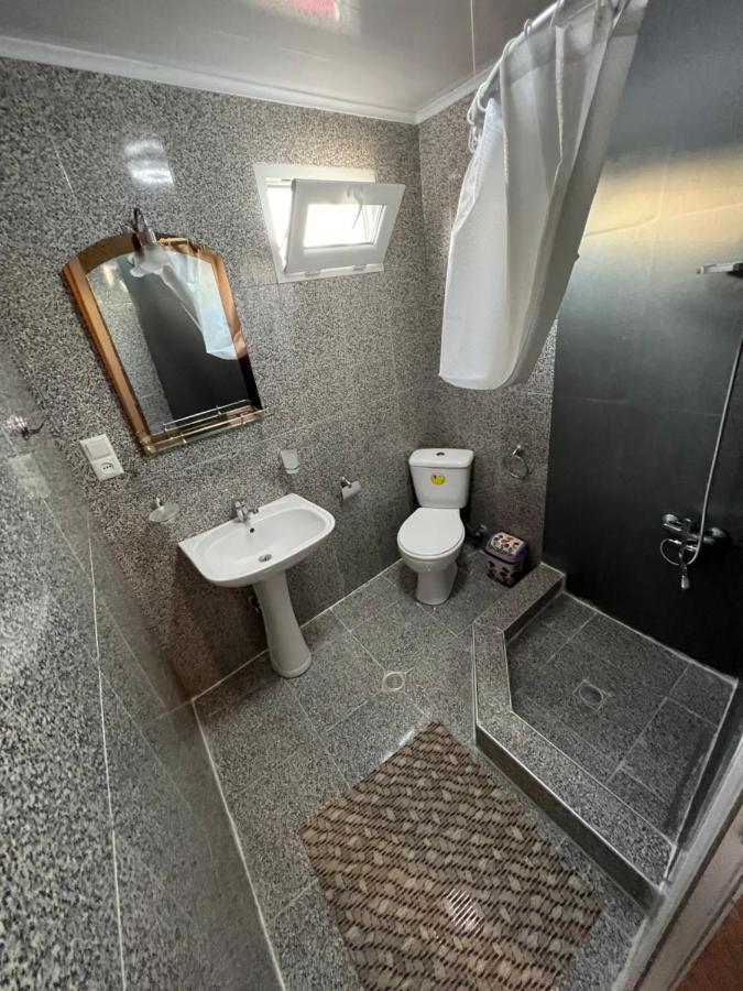 Twins Guest House Batoumi Extérieur photo