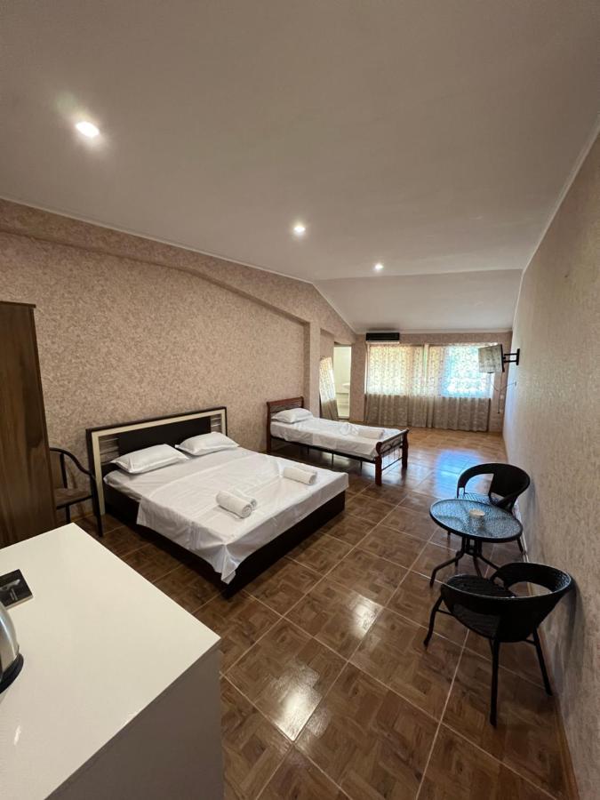 Twins Guest House Batoumi Extérieur photo