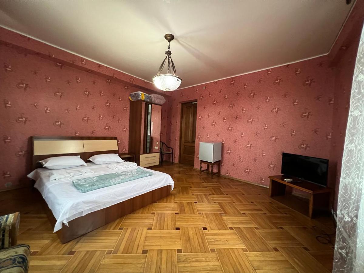 Twins Guest House Batoumi Extérieur photo