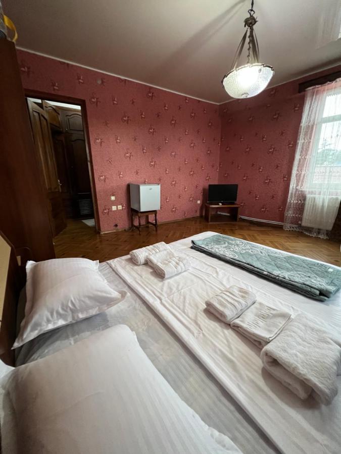 Twins Guest House Batoumi Extérieur photo