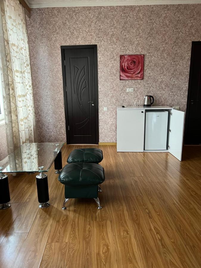 Twins Guest House Batoumi Extérieur photo